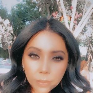 Meet your Posher, Nena